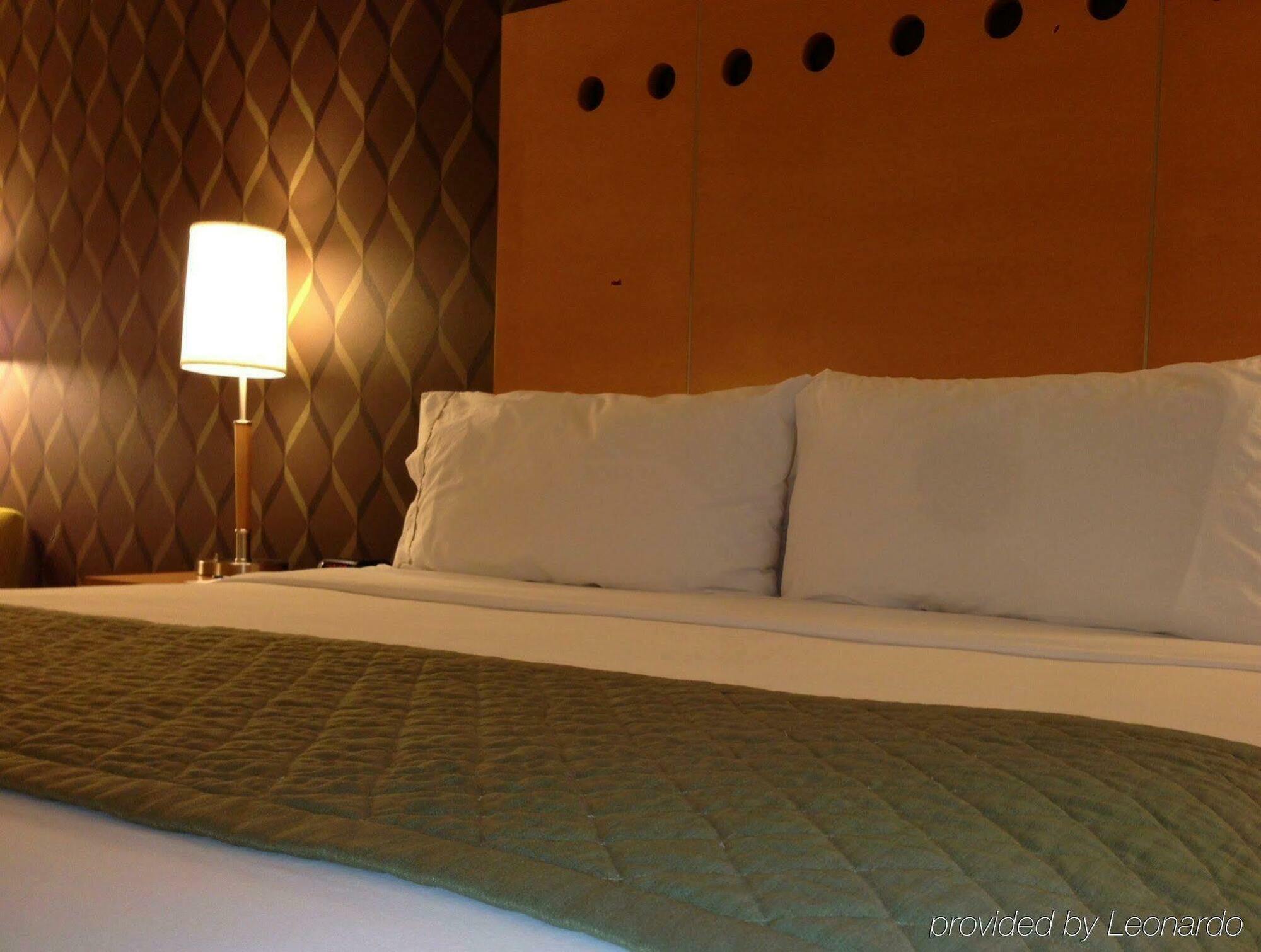 Holiday Inn Express & Suites Monterrey Aeropuerto By Ihg Apodaca Exterior photo